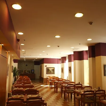 Six Hotel