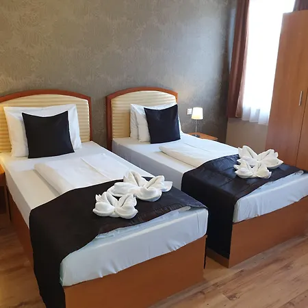 Six Hotel