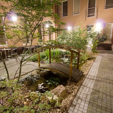 Hotel Six 3*