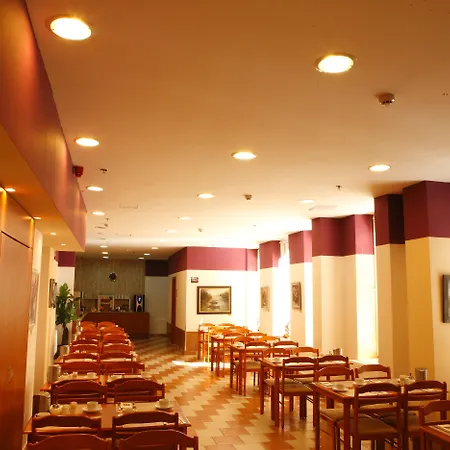 Hotel Six