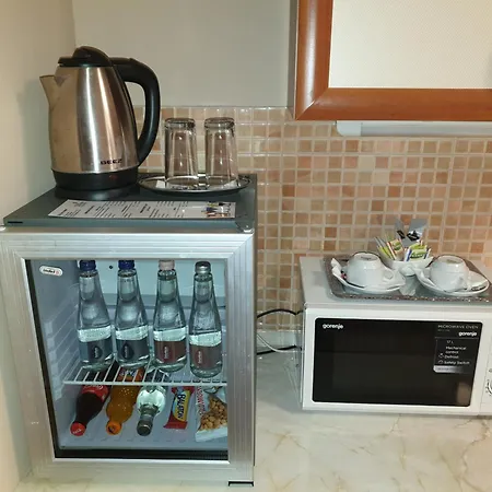 Hotel Six