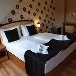 Six 3*