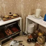 Hotel Six