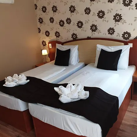 Hotel Six 3*