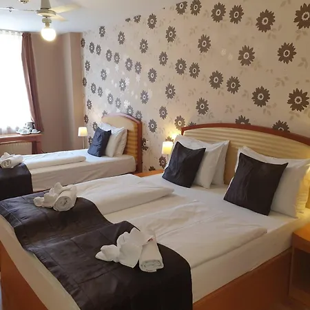 Hotel Six 3*