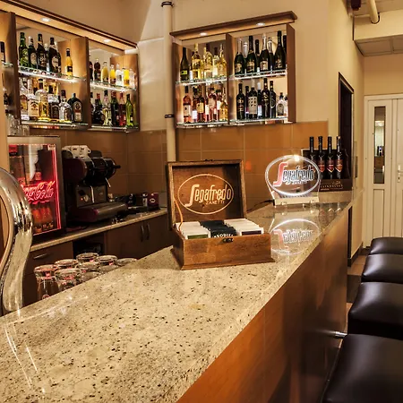 Hotel Six