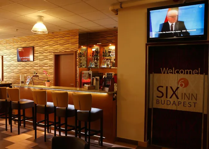 Six ホテル