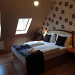 Six Hotel
