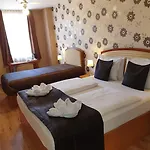 Six Hotel