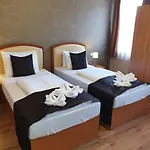 Hotel Six
