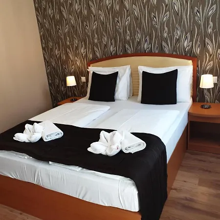 Szálloda Six 3*