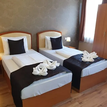 Szálloda Six